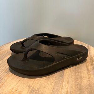 OOFOS original black sandal Unisex Men’s 5 Women’s 7